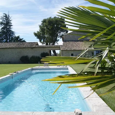 Dans Mas En Pierres Bed & Breakfast *