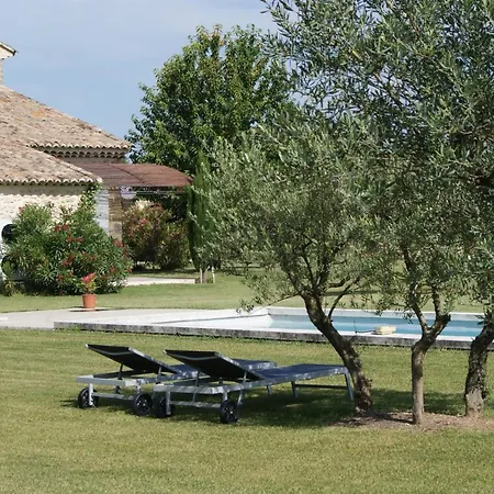 Dans Mas En Pierres Robion en Luberon