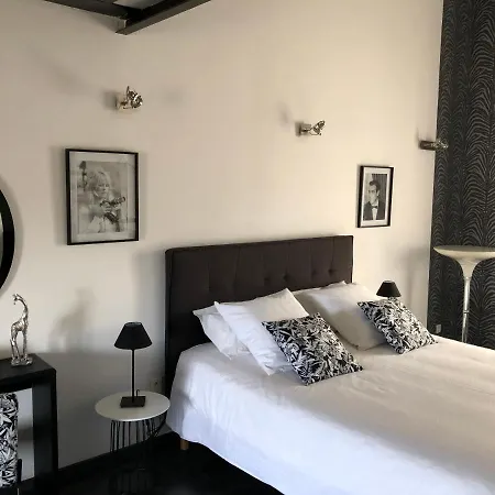 Dans Mas En Pierres Bed & Breakfast *