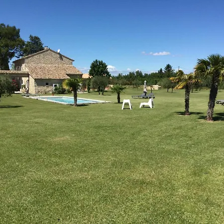 Dans Mas En Pierres Bed & Breakfast